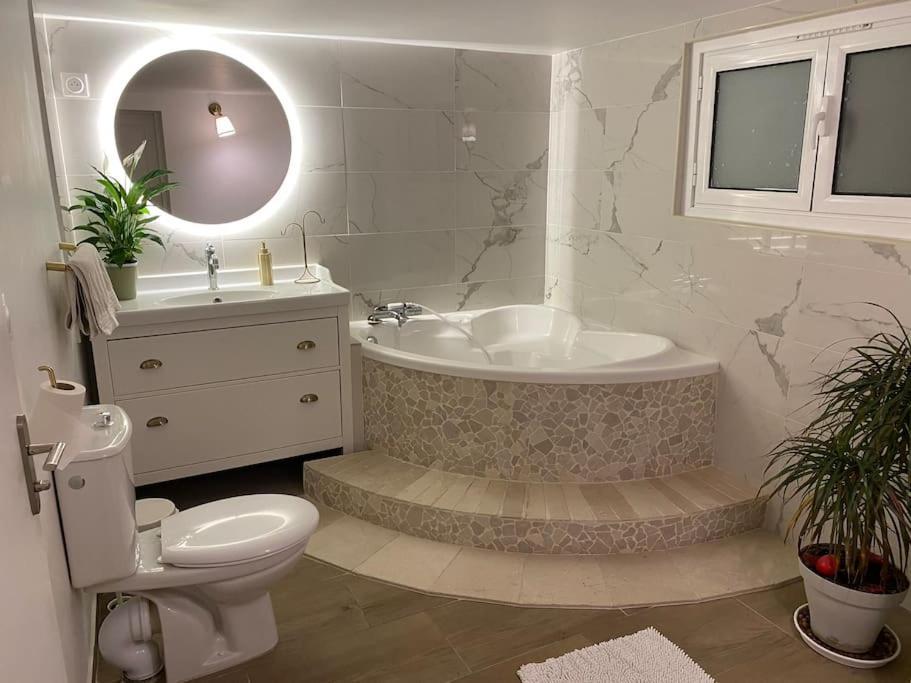 Guest House Privee Ezanville Екстериор снимка