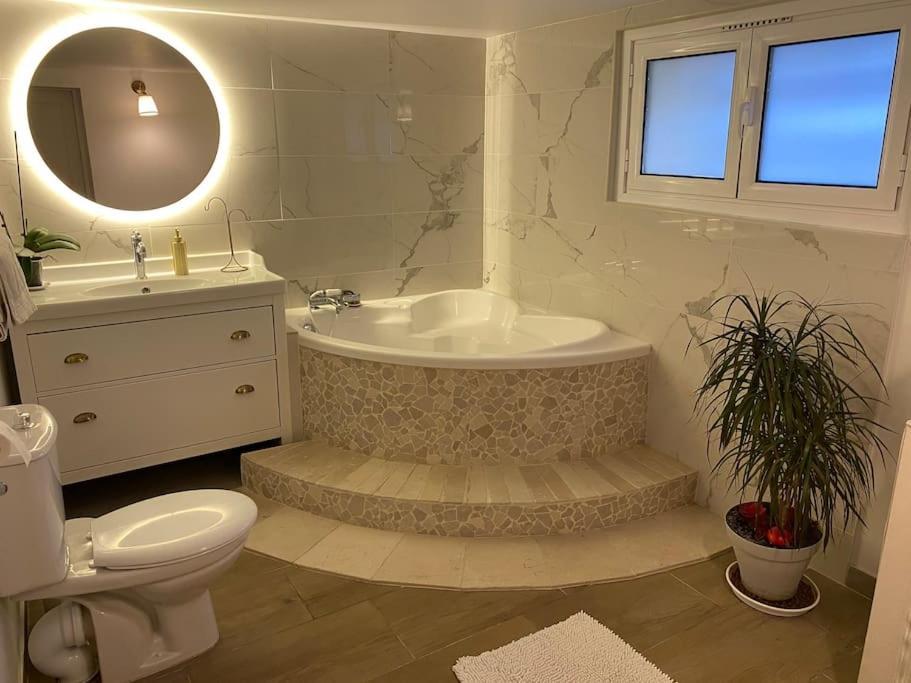 Guest House Privee Ezanville Екстериор снимка